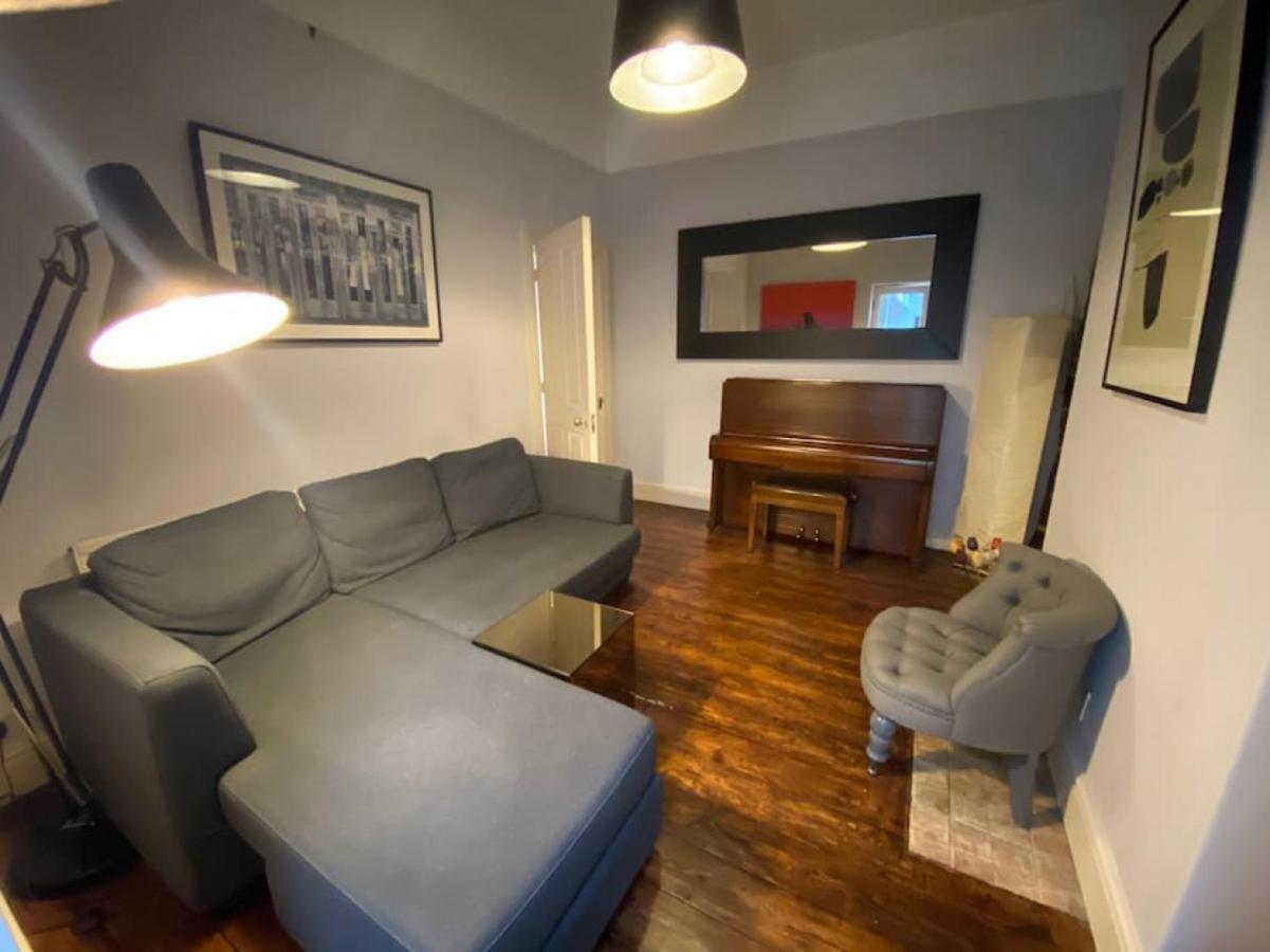 Spacious 4 Bedroom Character Home In Pontcanna Кардифф Экстерьер фото